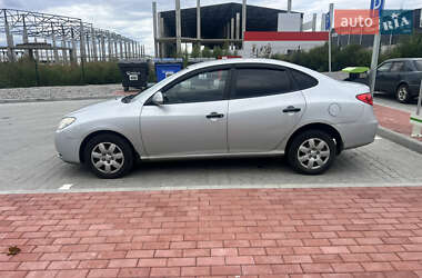Седан Hyundai Elantra 2011 в 