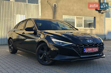 Седан Hyundai Elantra 2023 в 