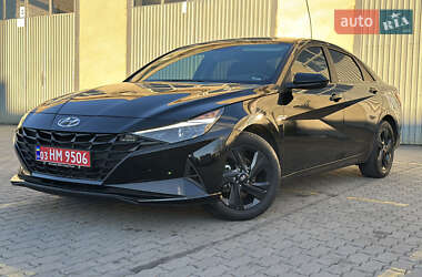 Седан Hyundai Elantra 2023 в 