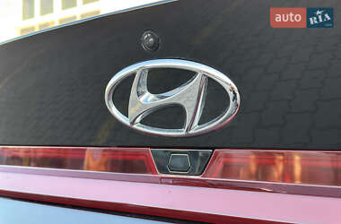 Седан Hyundai Elantra 2023 в 
