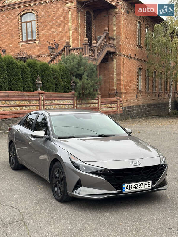 Седан Hyundai Elantra 2021 в 