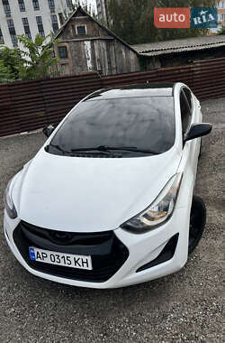 Седан Hyundai Elantra 2015 в 