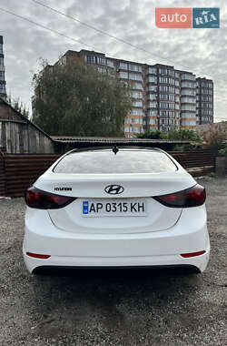 Седан Hyundai Elantra 2015 в 