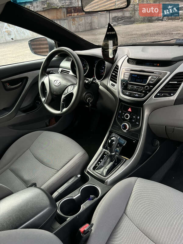 Седан Hyundai Elantra 2015 в Запорожье