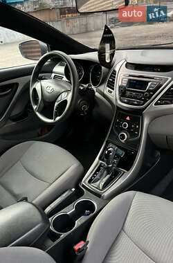 Седан Hyundai Elantra 2015 в 