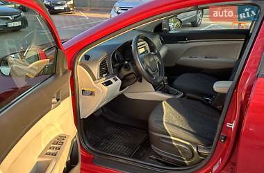 Седан Hyundai Elantra 2016 в 