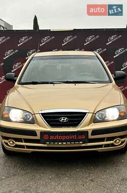 Седан Hyundai Elantra 2004 в  фото 2 Седан Hyundai Elantra 2004 в