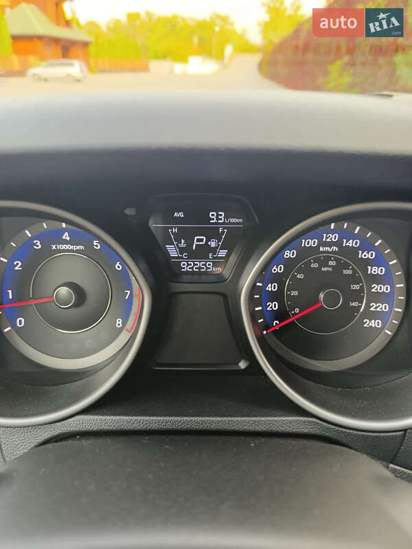 Седан Hyundai Elantra 2014 в Дніпрі