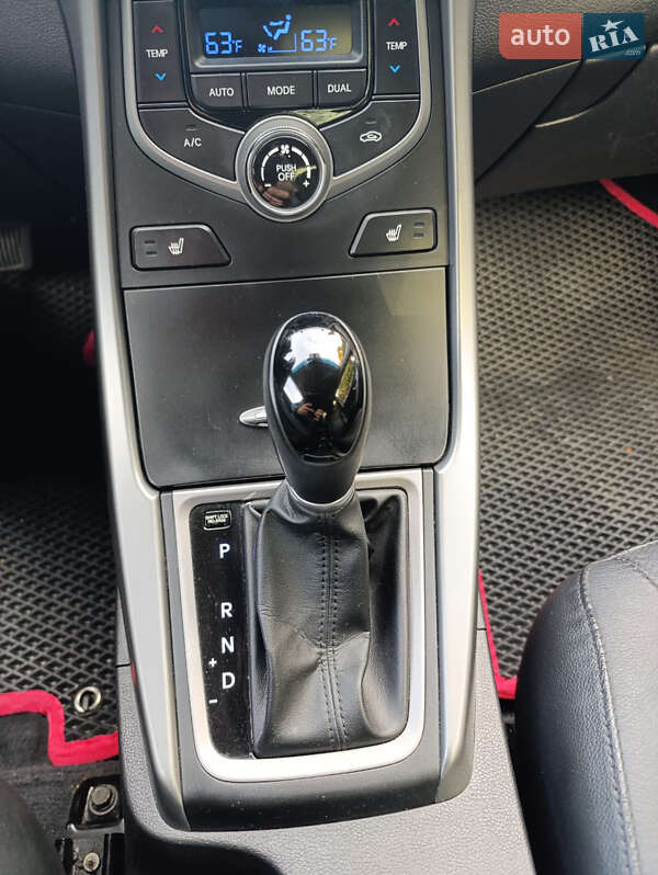 Седан Hyundai Elantra 2014 в Дніпрі