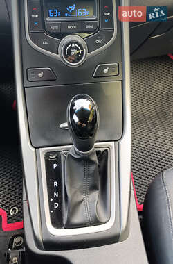 Седан Hyundai Elantra 2014 в  фото 14 Седан Hyundai Elantra 2014 в