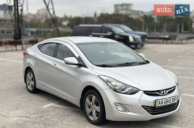 Седан Hyundai Elantra 2012 в Киеве