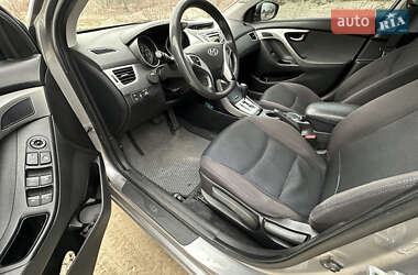 Седан Hyundai Elantra 2011 в 