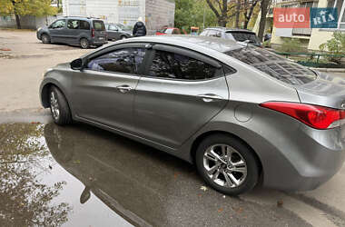 Седан Hyundai Elantra 2012 в 
