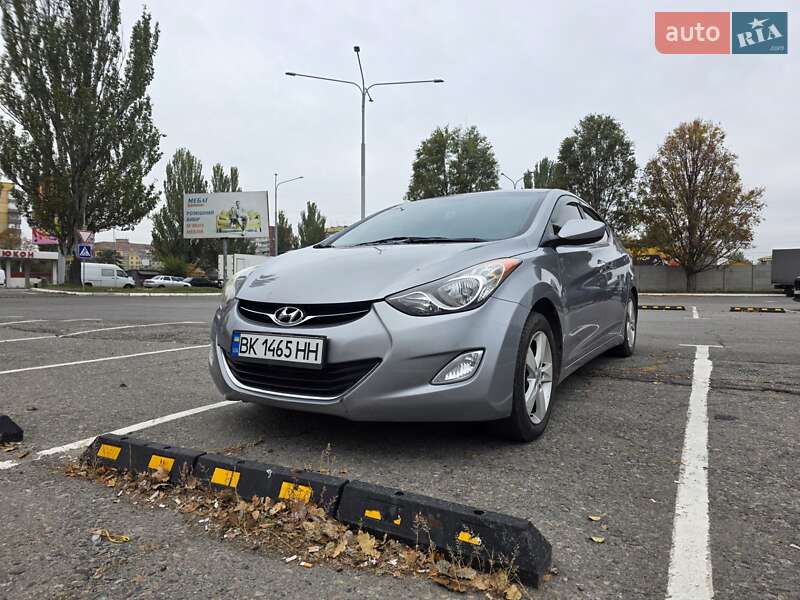Hyundai Elantra 2013