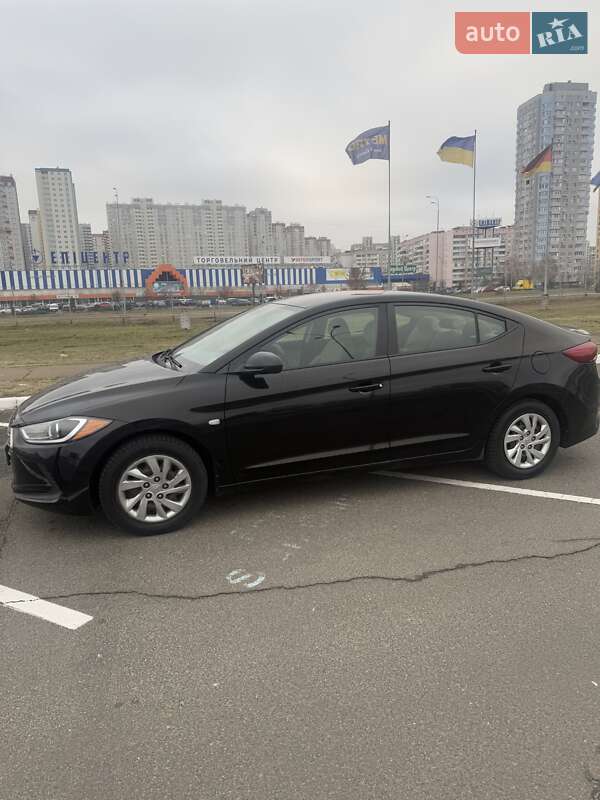 Седан Hyundai Elantra 2017 в Киеве