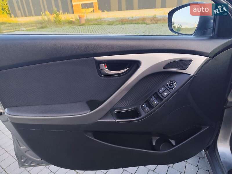 Седан Hyundai Elantra 2012 в Киеве фото 13 Седан Hyundai Elantra 2012 в Киеве