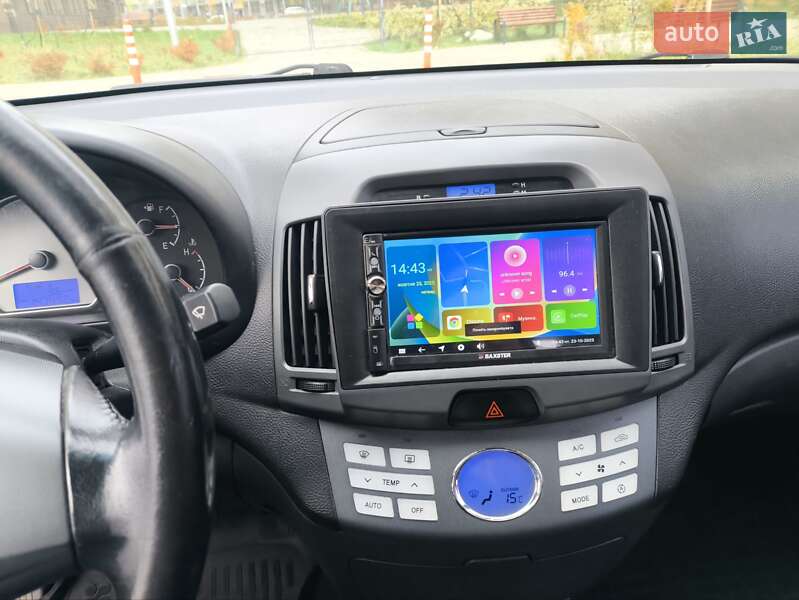 Седан Hyundai Elantra 2008 в Киеве