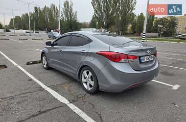 Седан Hyundai Elantra 2013 в 
