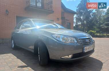 Седан Hyundai Elantra 2010 в Києві
