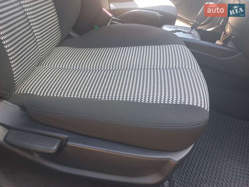 Седан Hyundai Elantra 2010 в Киеве фото 43 Седан Hyundai Elantra 2010 в Киеве