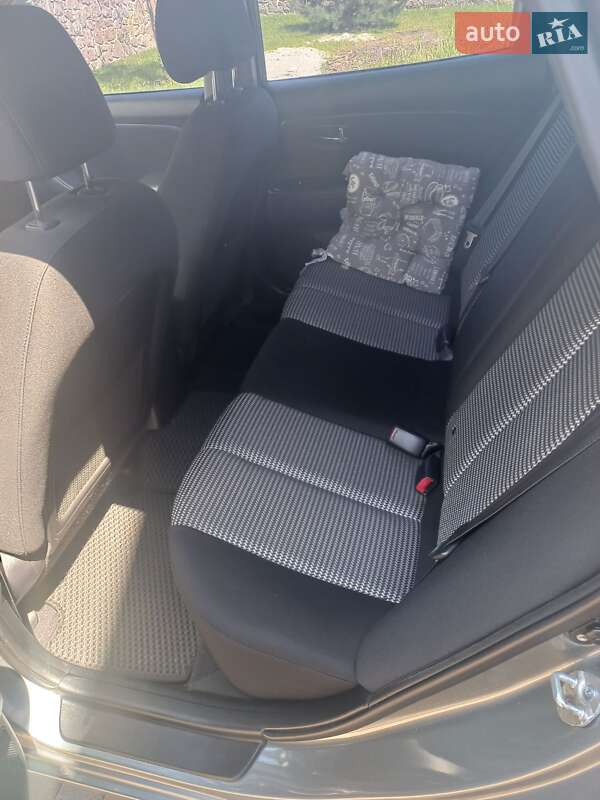 Седан Hyundai Elantra 2010 в Киеве фото 10 Седан Hyundai Elantra 2010 в Киеве