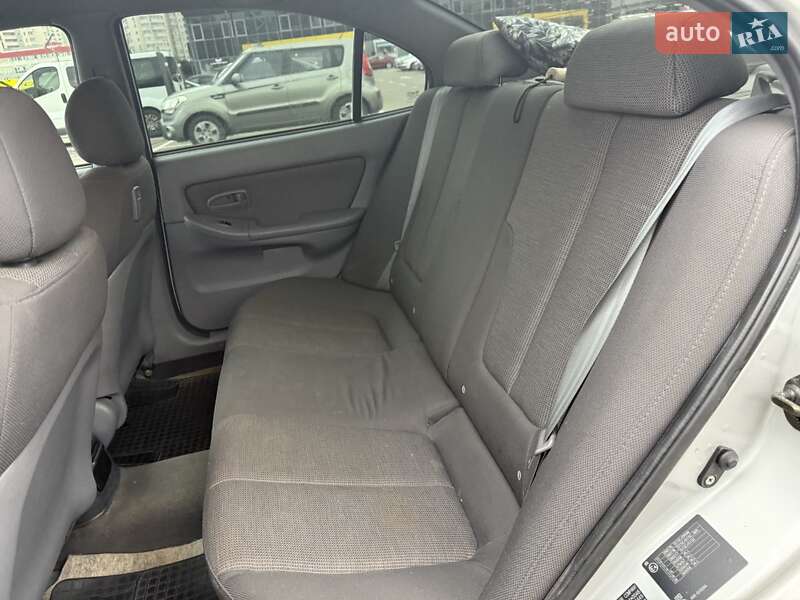 Седан Hyundai Elantra 2006 в Киеве