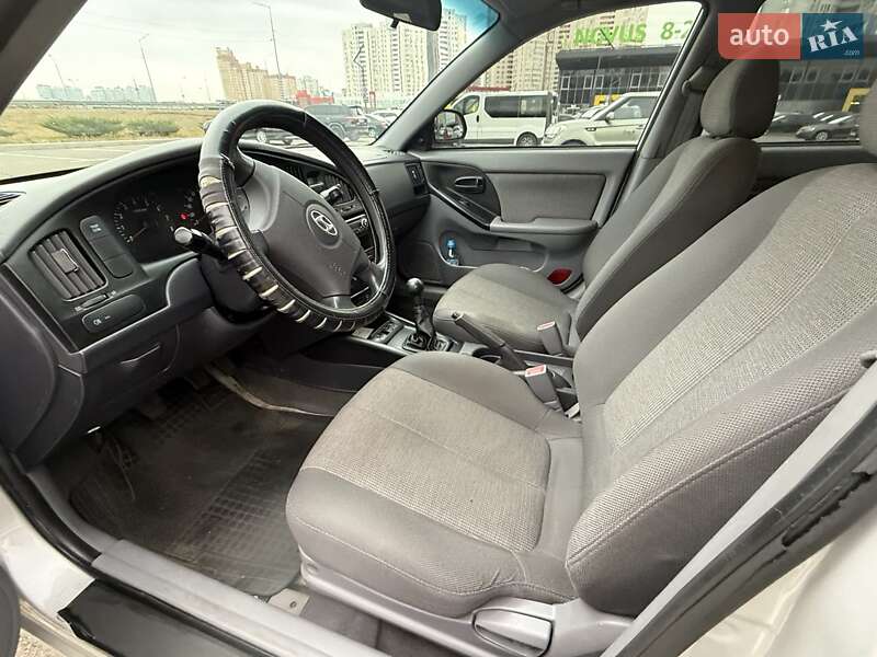 Седан Hyundai Elantra 2006 в Киеве
