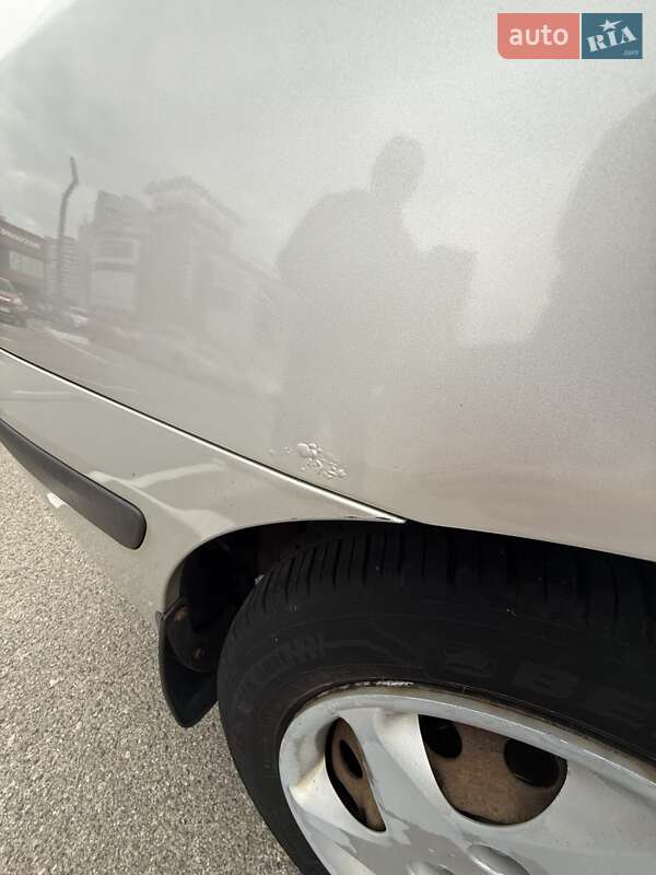 Седан Hyundai Elantra 2006 в Киеве