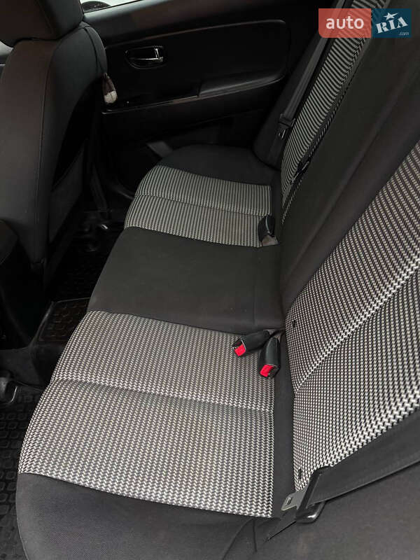 Седан Hyundai Elantra 2011 в Харькове фото 13 Седан Hyundai Elantra 2011 в Харькове