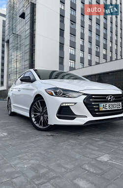 Седан Hyundai Elantra 2017 в Днепре