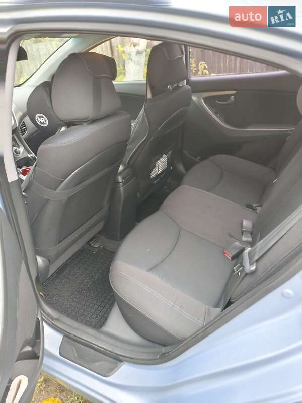 Седан Hyundai Elantra 2011 в Киеве