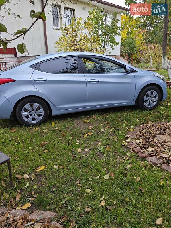 Седан Hyundai Elantra 2011 в Киеве