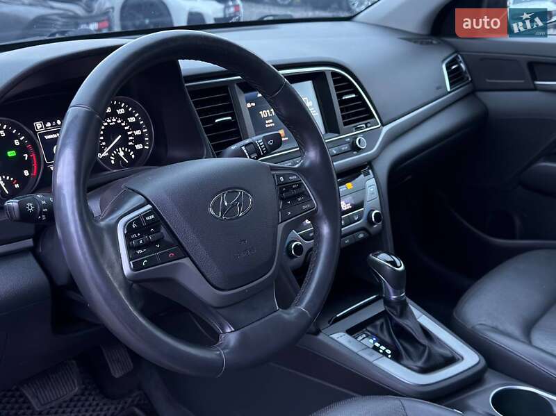 Седан Hyundai Elantra 2016 в Харькове