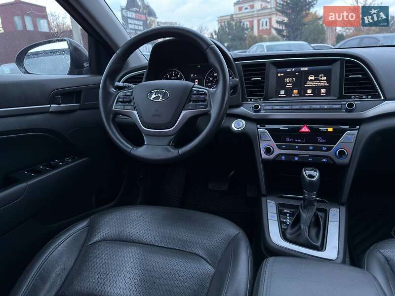 Седан Hyundai Elantra 2016 в Харькове