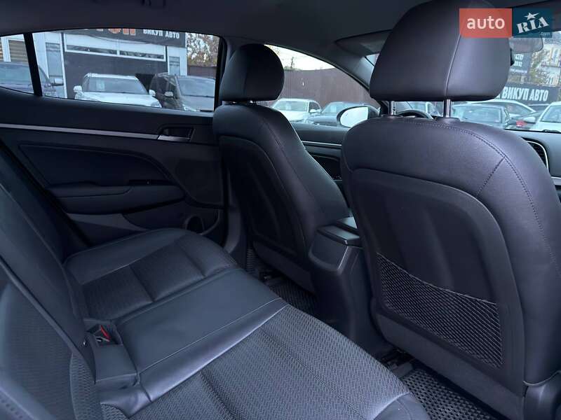 Седан Hyundai Elantra 2016 в Харькове