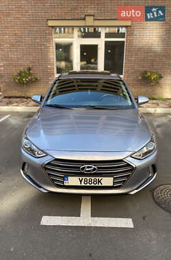Седан Hyundai Elantra 2016 в  фото 2 Седан Hyundai Elantra 2016 в