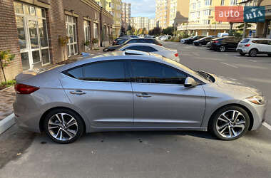Седан Hyundai Elantra 2016 в  фото 11 Седан Hyundai Elantra 2016 в