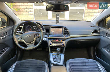 Седан Hyundai Elantra 2016 в  фото 29 Седан Hyundai Elantra 2016 в
