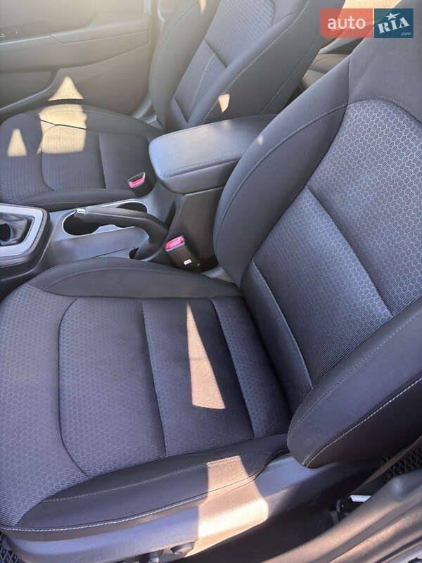 Седан Hyundai Elantra 2016 в Киеве