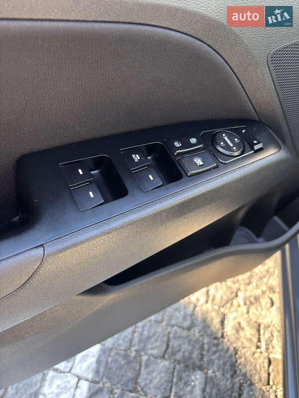 Седан Hyundai Elantra 2016 в Киеве