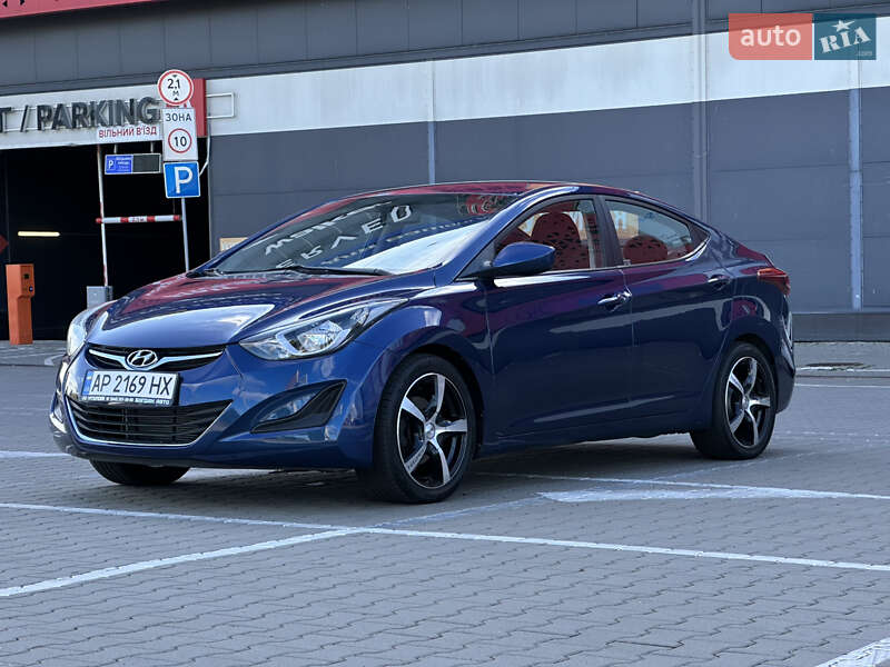 Седан Hyundai Elantra 2015 в Киеве