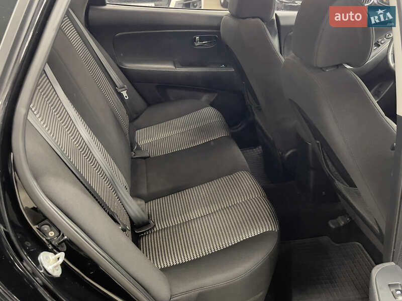 Седан Hyundai Elantra 2010 в Харькове фото 12 Седан Hyundai Elantra 2010 в Харькове