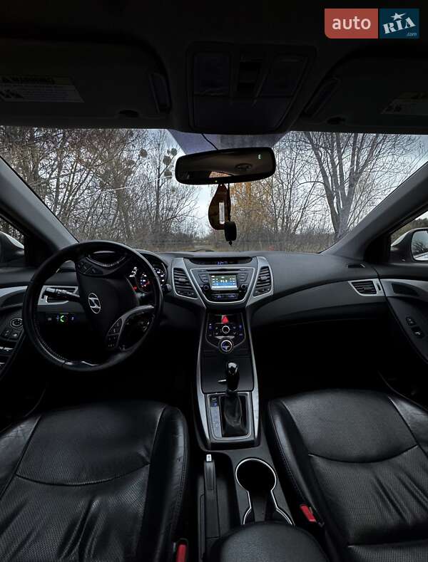 Седан Hyundai Elantra 2014 в Сумах