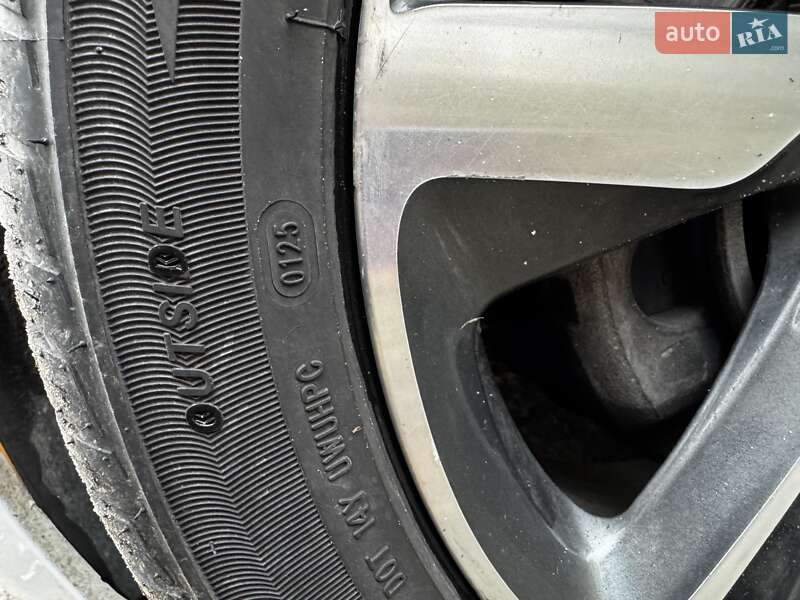 Седан Hyundai Elantra 2014 в Сумах