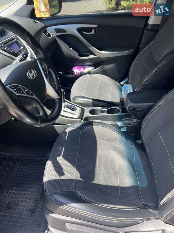 Седан Hyundai Elantra 2011 в Киеве