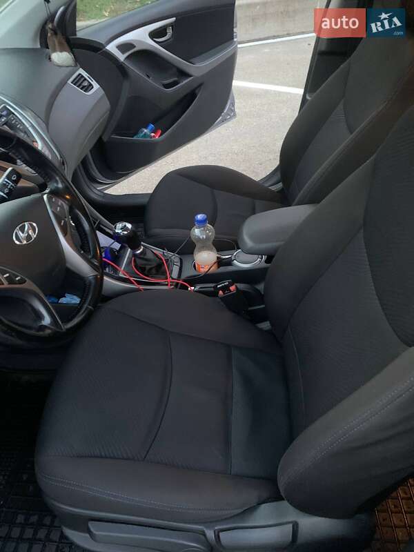 Седан Hyundai Elantra 2013 в Киеве фото 13 Седан Hyundai Elantra 2013 в Киеве