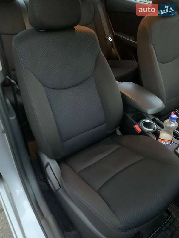 Седан Hyundai Elantra 2013 в Киеве фото 18 Седан Hyundai Elantra 2013 в Киеве
