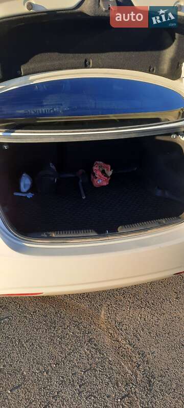 Седан Hyundai Elantra 2012 в Виннице