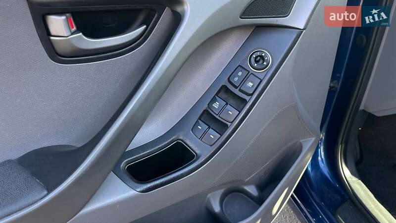 Седан Hyundai Elantra 2015 в Николаеве фото 12 Седан Hyundai Elantra 2015 в Николаеве