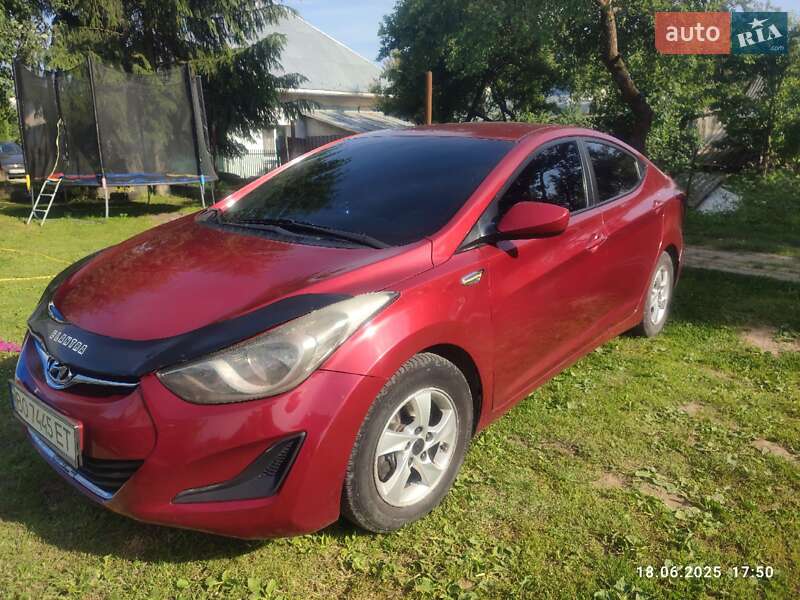 Седан Hyundai Elantra 2014 в Городке